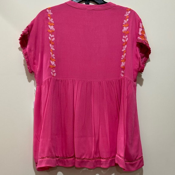 J.Marie 💕💕 embroidery top - Picture 2 of 9